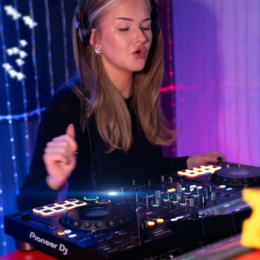 Polly Saint Cade Flashbass.FM 2