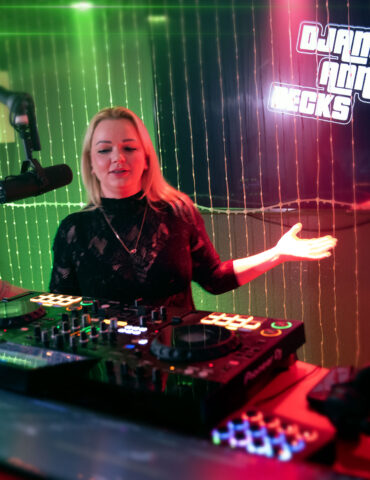 DJane Anne Decks Flashbass.FM