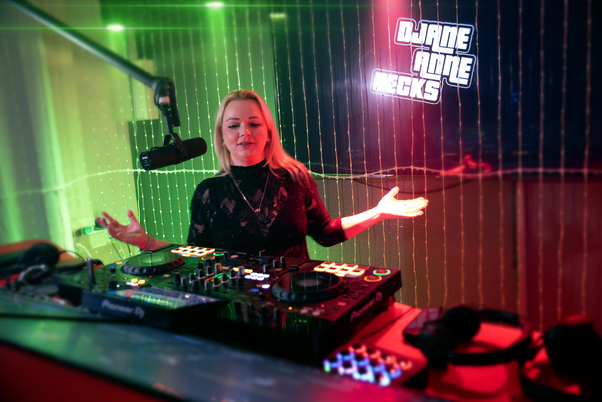 DJane Anne Decks Flashbass.FM